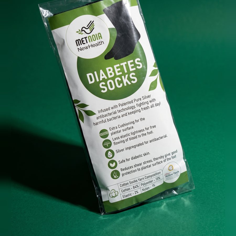 Metnoia Diabetes Socks in their green and white pack